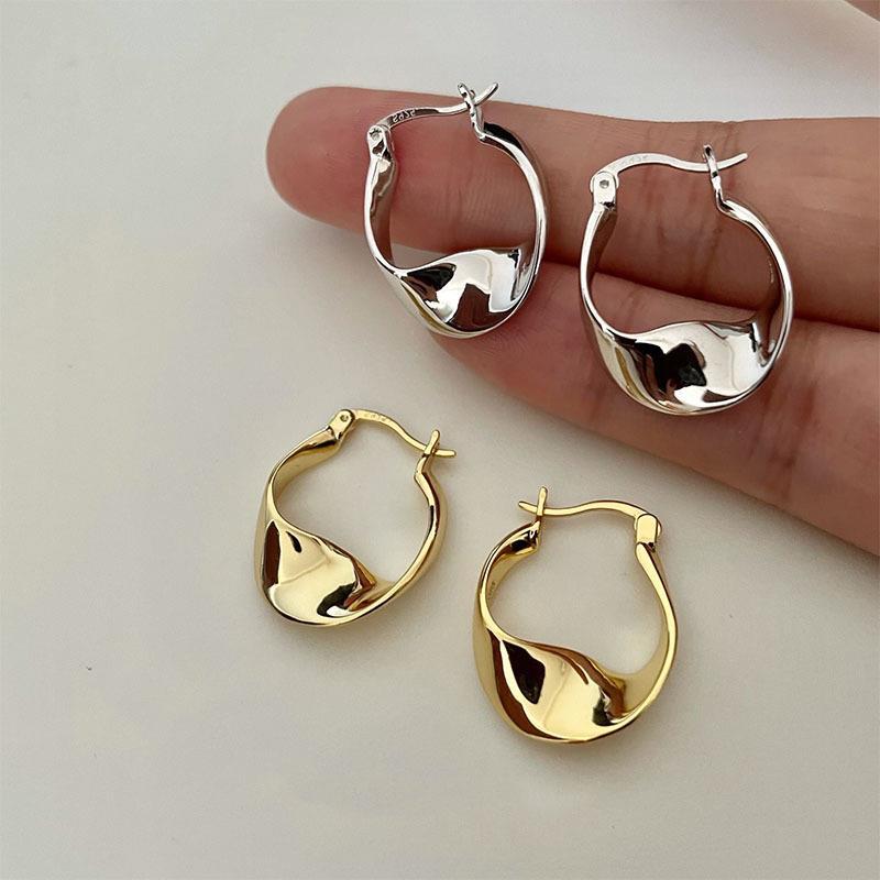 Modern Style Glossy Twist S925 Earrings