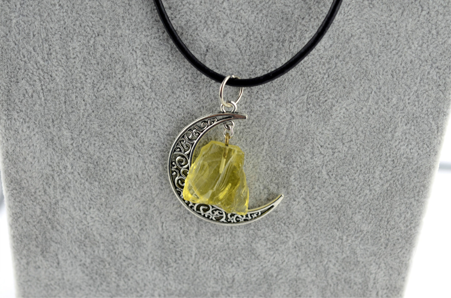 Gothic Rough Crystal Antique Moon Pendants for Necklace